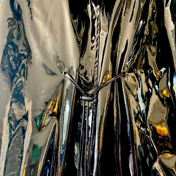 UBU Swing Raincoat With Removable Faux Fur Lining - Picture 6 of 7